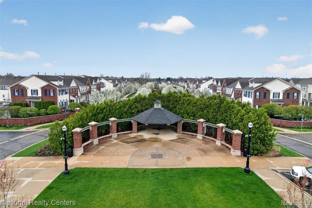 188 Center Boulevard, Wixom, MI 48393 — Photo 11
