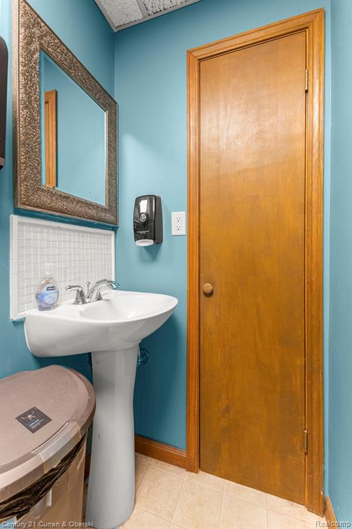 6336 Fox Avenue, Allen Park, MI 48101 — Photo 12