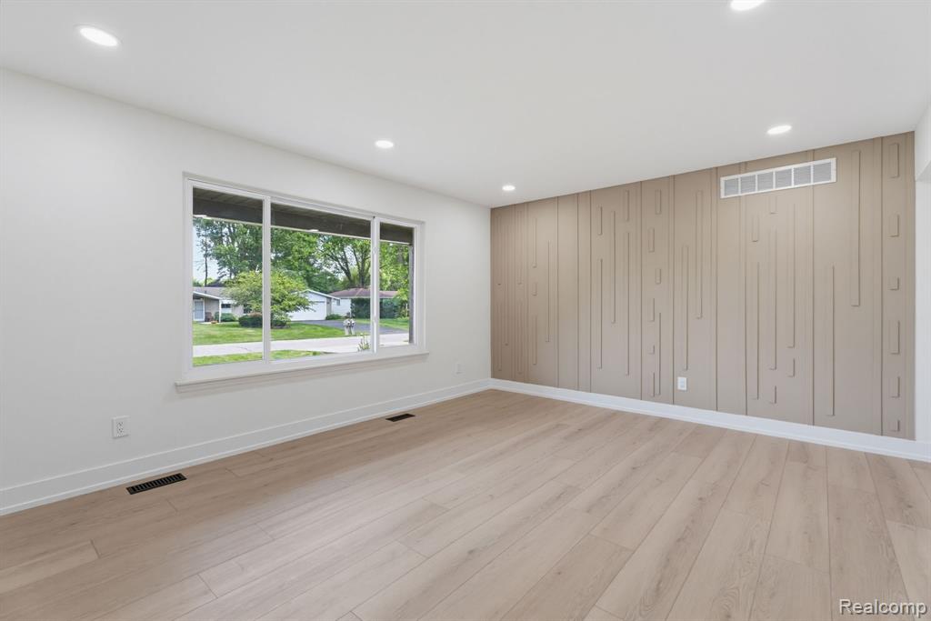 6780 Lee Crest Drive, West Bloomfield, MI — Photo 22