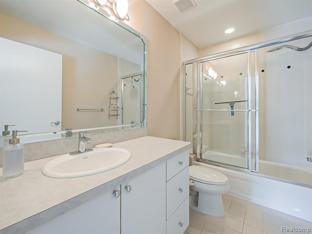 6310 Branford Drive, West Bloomfield, MI — Photo 37