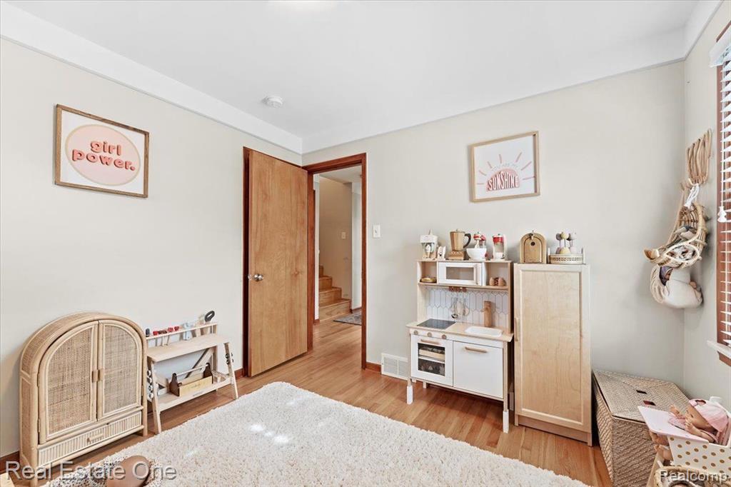9671 STERLING Avenue, Allen Park, MI 48101 — Photo 19