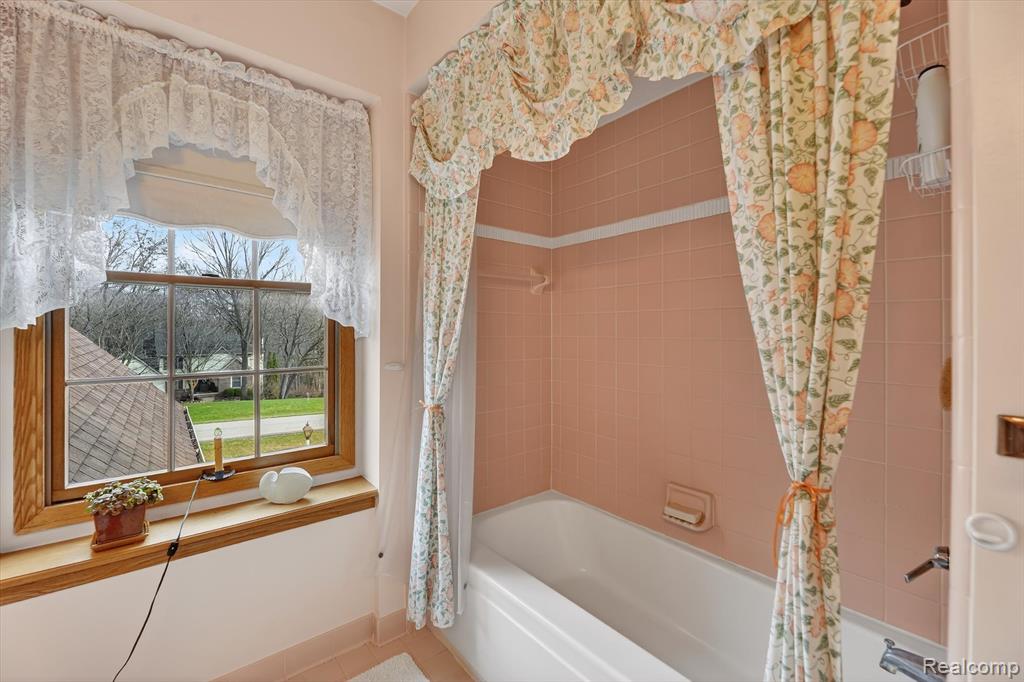 7798 Lee Road, Brighton, MI 48116 — Photo 39
