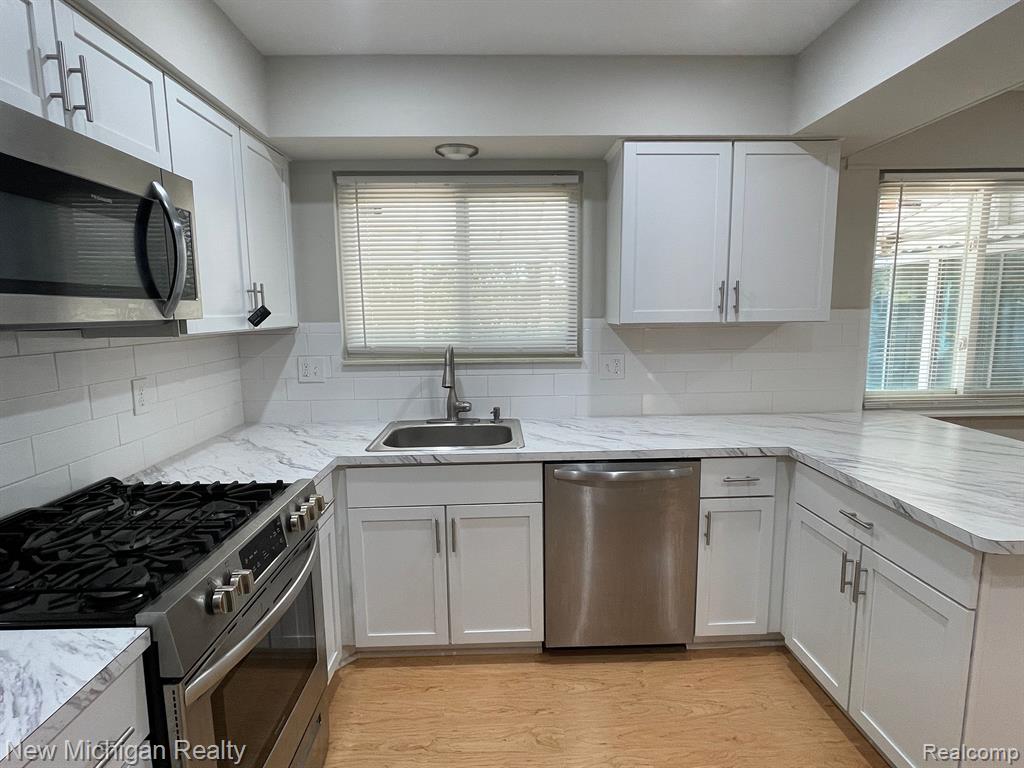 2427 CARRIAGE Way, Ypsilanti, MI 48197 — Photo 12