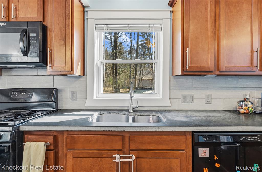 10277 Elms Road, Birch Run, MI 48415 — Photo 12