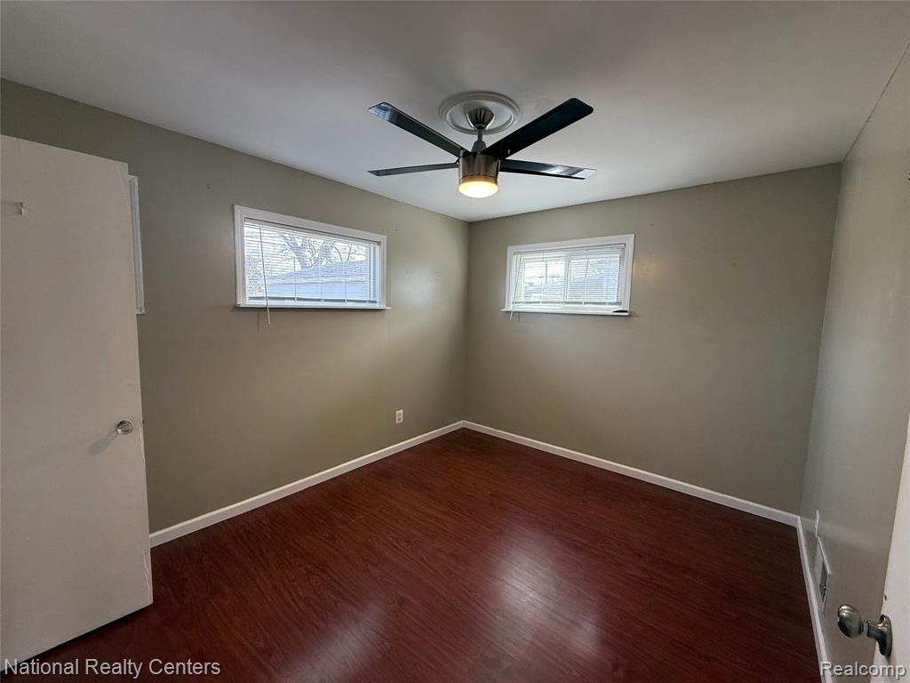 5669 KATHERINE Street, Dearborn Heights, MI 48125 — Photo 11