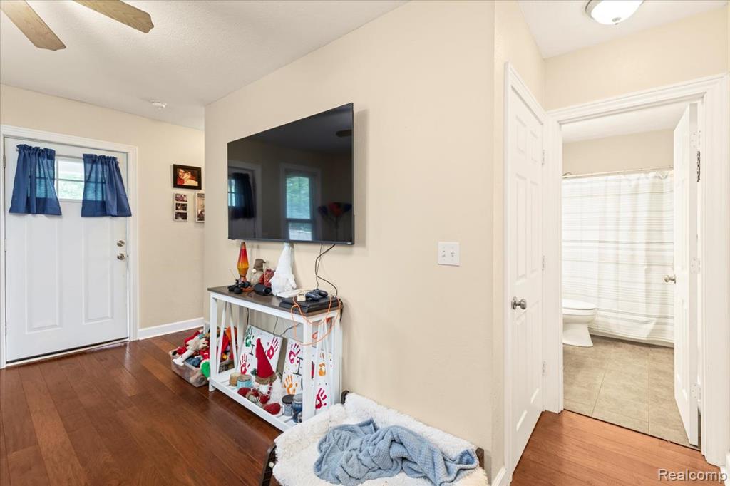 607 W Henry Street, Charlotte, MI 48813 — Photo 8