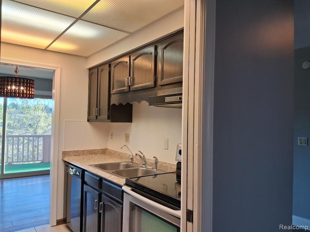 8504 Pepper Ridge Drive, Grand Blanc, MI 48439 — Photo 9