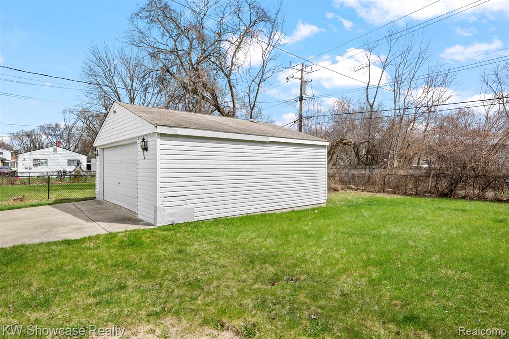 19560 Berg Road, Detroit, MI 48219 — Photo 7