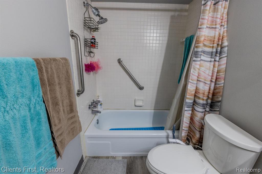 41512 Bedford Drive, Canton, MI 48187 — Photo 21