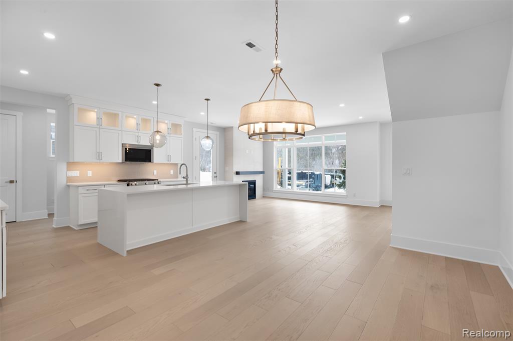 106 Apaloosa, Northville, MI, 48167