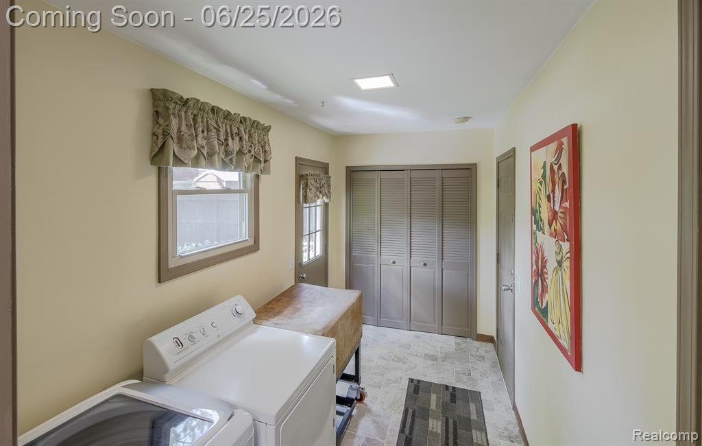 4741 Meadowbrook Avenue, Clarkston, MI 48348 — Photo 19