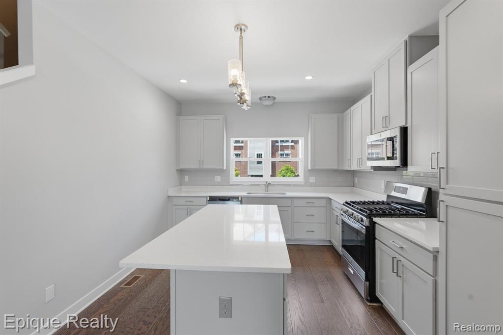 25558 Grandview Lane, 38, Novi, MI — Photo 8