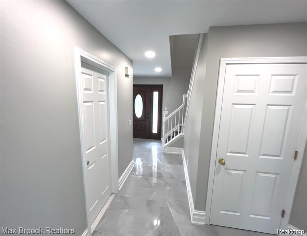 7980 BILLINGHAM Road, West Bloomfield, MI 48324 — Photo 3