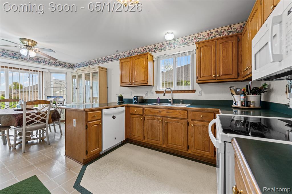 54860 Pimenta Drive, Macomb, MI 48042 — Photo 9