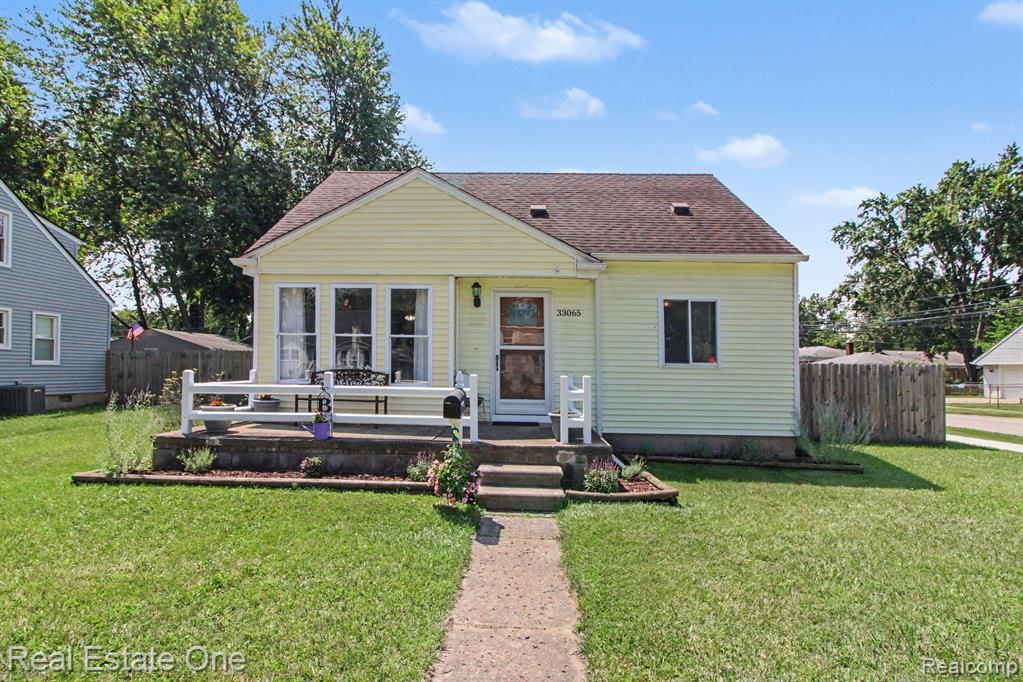 33065 John Hauk Street, Garden City, MI — Photo 2