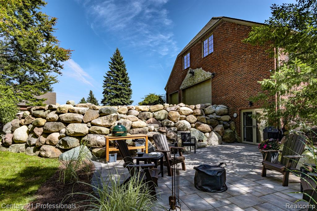 8242 Pine Hollow Court, Grand Blanc, MI 48439 — Photo 60