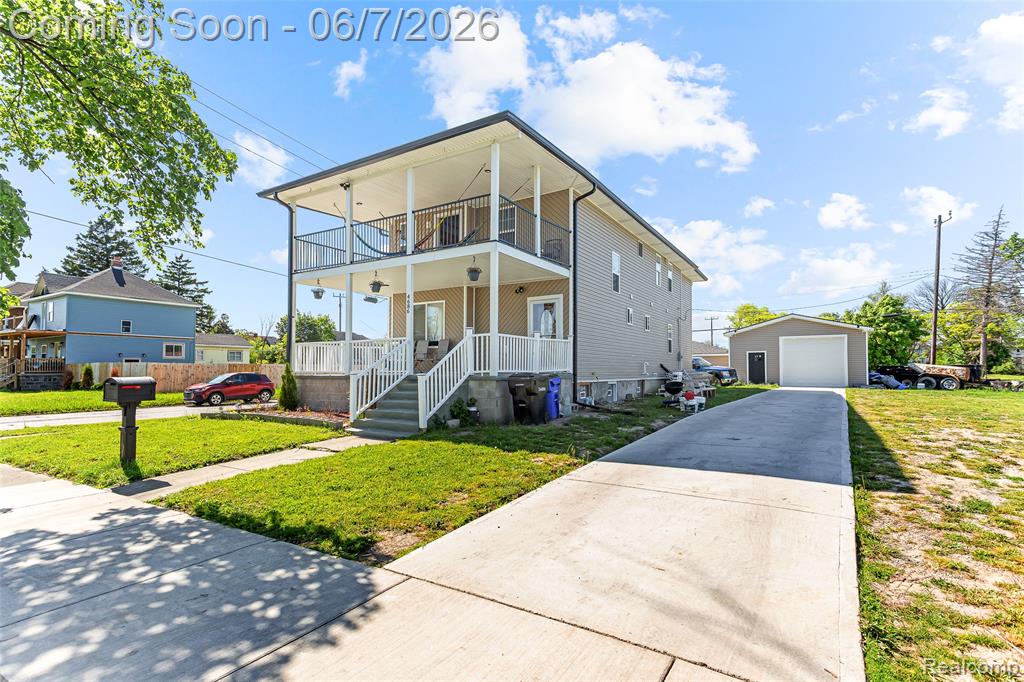4686 Pacific Street N - Photo 2