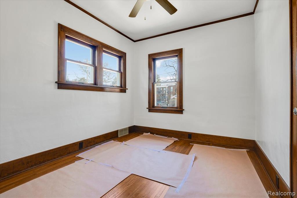 522 N Washington Avenue, Royal Oak, MI 48067 — Photo 8