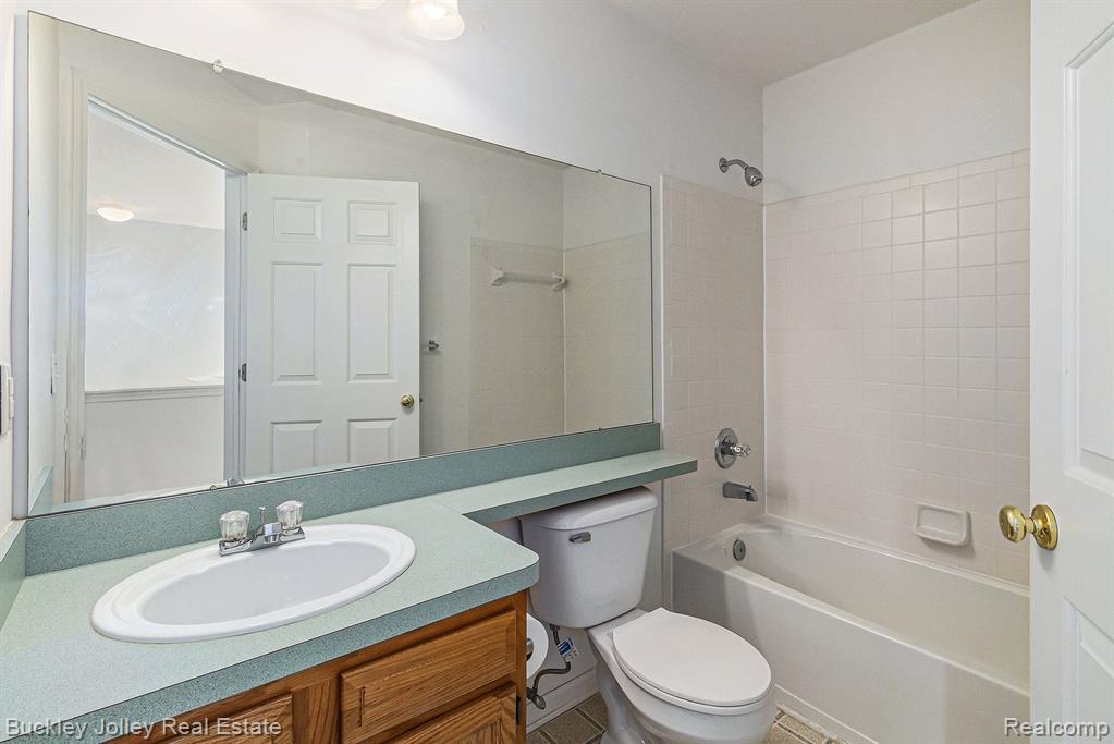 4419 WILLOW VIEW Court, Howell, MI 48843 — Photo 13
