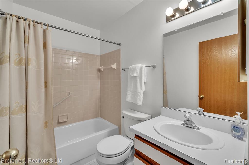 42565 LILLEY POINTE Drive, Canton, MI 48187 — Photo 22