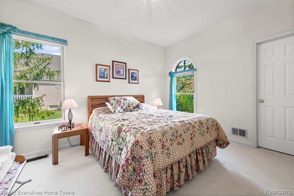 1070 Highland Drive, St. Clair, MI 48079 — Photo 16