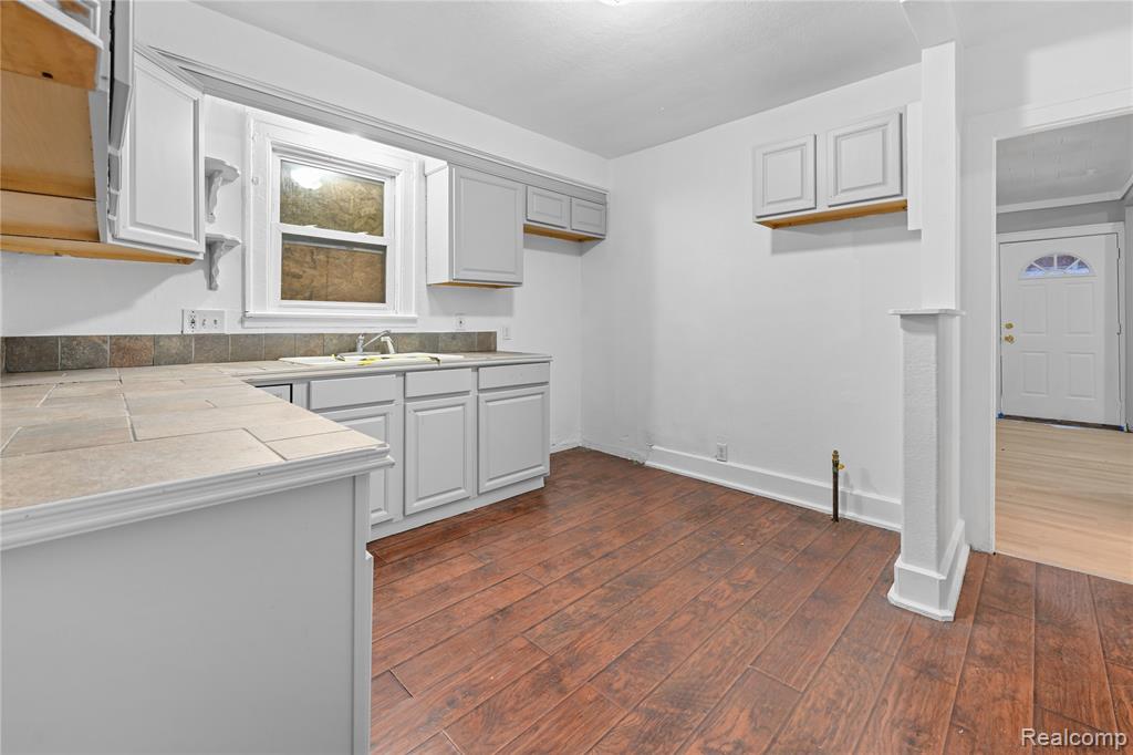 57 E Glenwood Street, Ecorse, MI 48229 — Photo 15