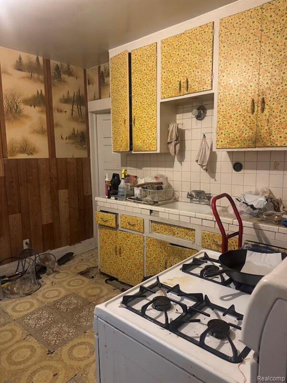 3416 Comstock Street, Hamtramck, MI 48212 — Photo 8