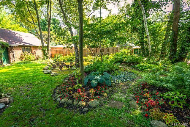 8642 HENDRIE Boulevard, Huntington Woods, MI — Photo 48