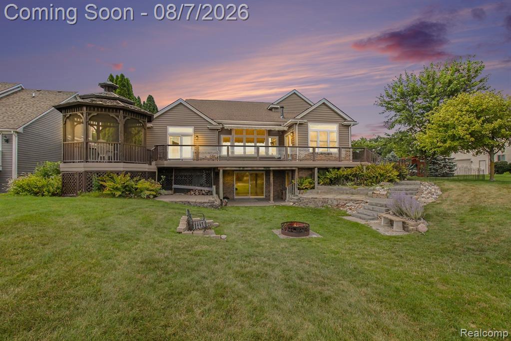 10654 W Braemar, Holly, MI 48442
