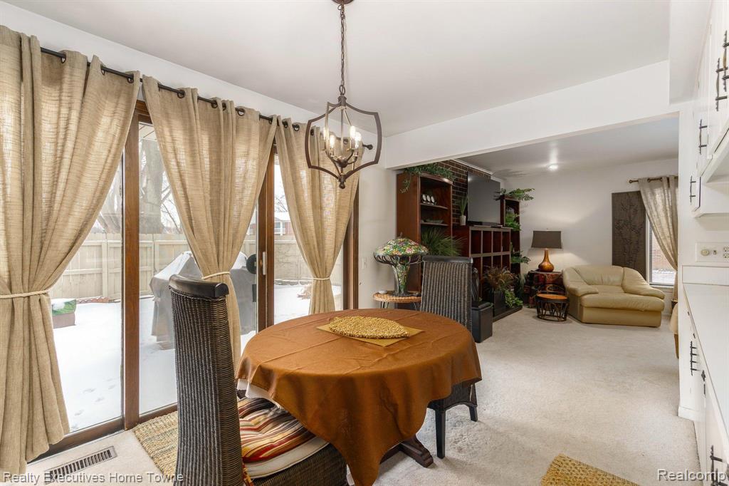 42509 ELDON Circle, Clinton Twp, MI 48038 — Photo 9