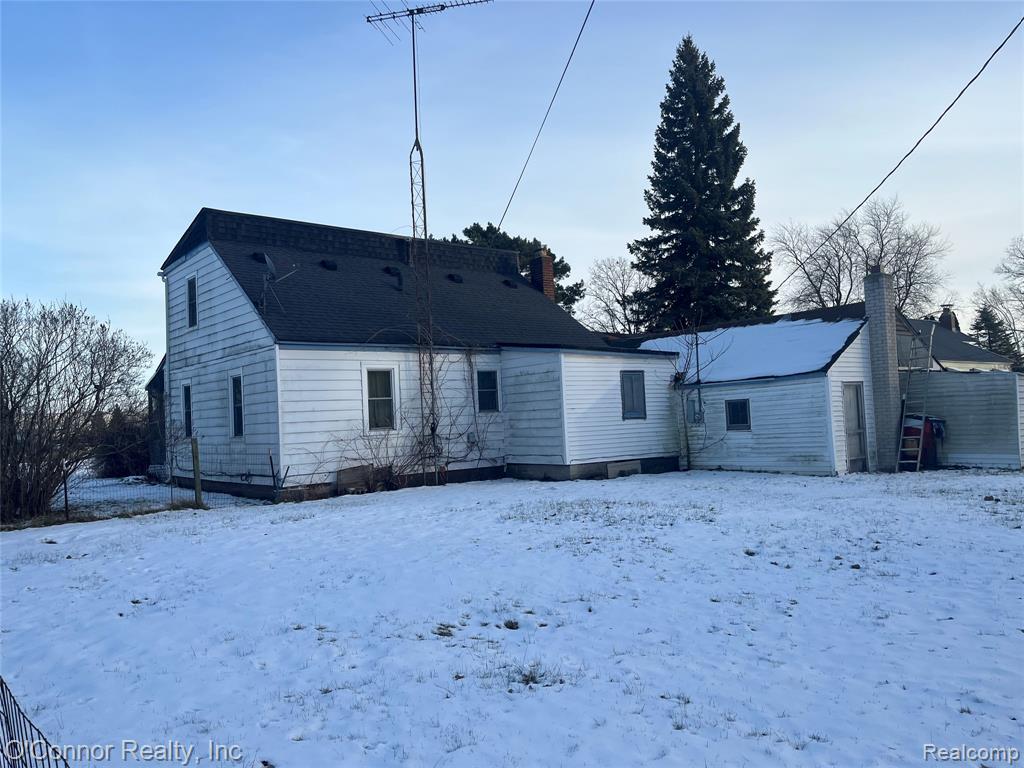 2411 26th Street, Port Huron, MI 48060 — Photo 4