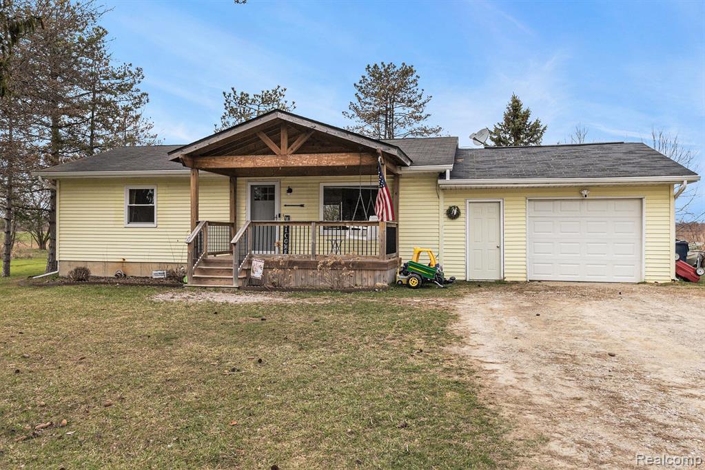 6211 E ALLEN Road, Fenton, MI 48430 — Photo 4