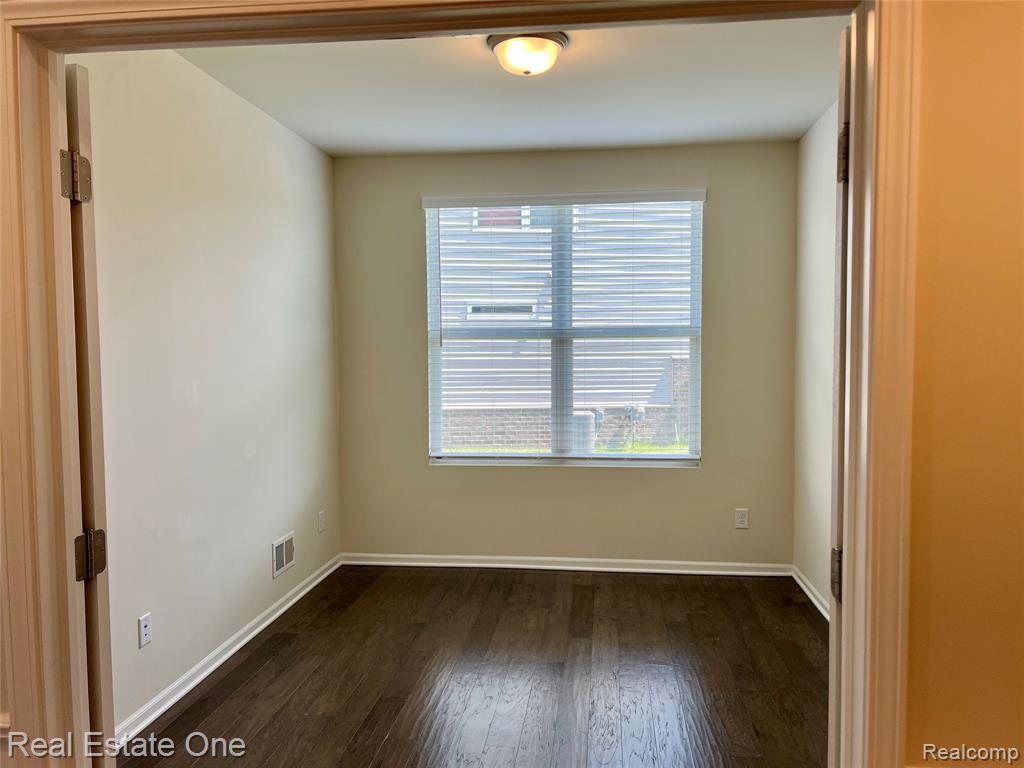 1113 Lark Street, Lake Orion, MI — Photo 5