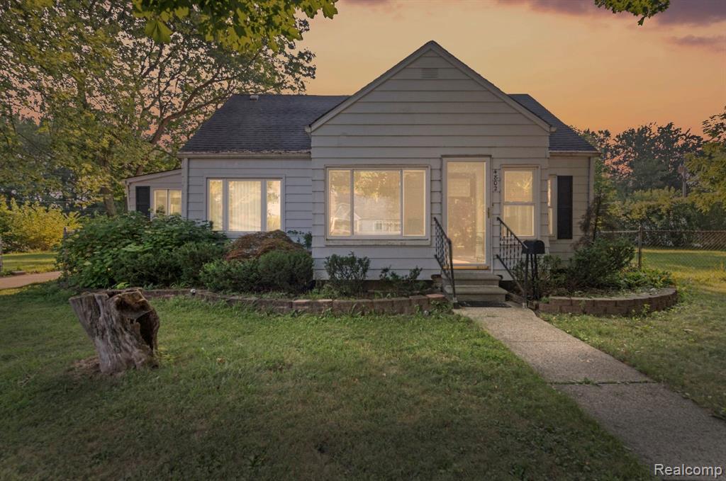 4802 Hazel Street, Dearborn Heights, MI 48125 — Photo 4