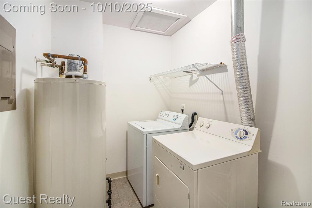 33855 Pondview Circle, Livonia, MI 48152 — Photo 14