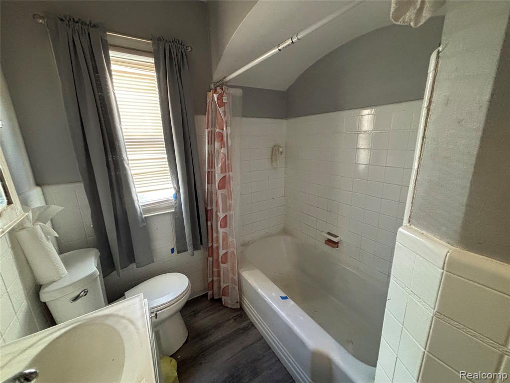 7647 Greenview Avenue, Detroit, MI 48228 — Photo 17