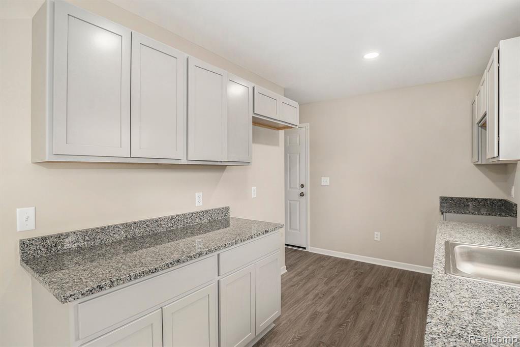 5499 SITKA Street, Burton, MI 48519 — Photo 6