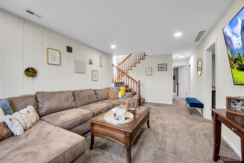 8255 BURPEE Road, Grand Blanc, MI 48439 — Photo 22