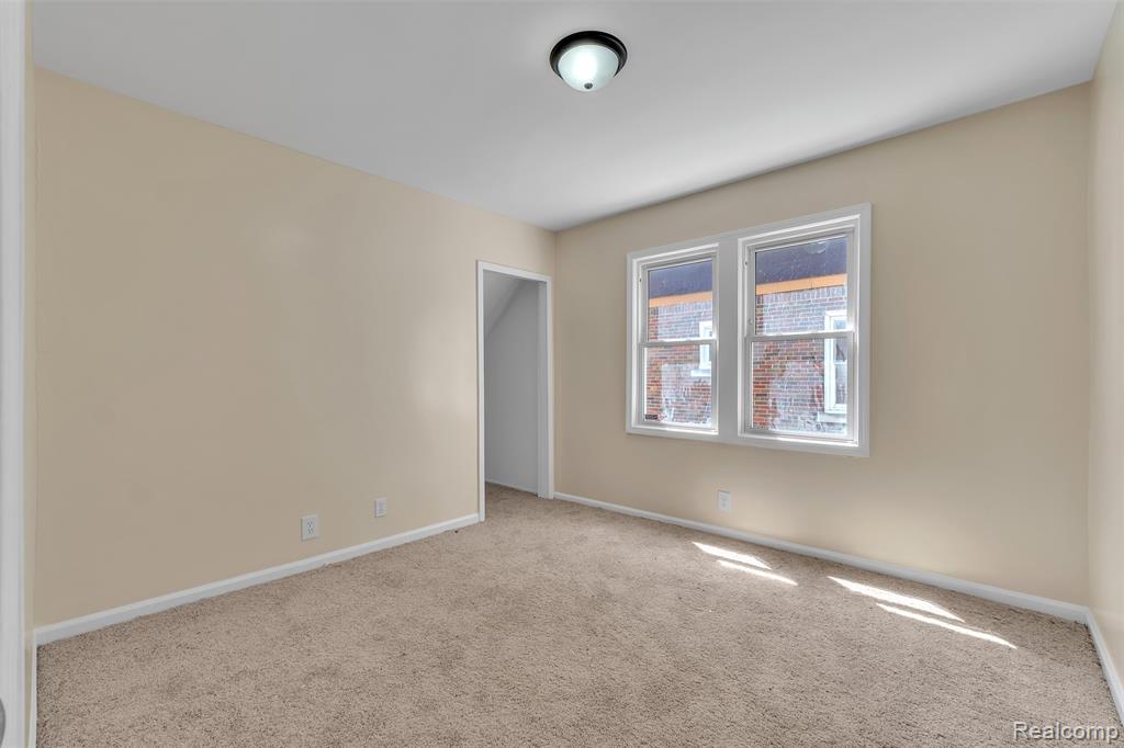 14521 SUSSEX Street, Detroit, MI 48227 — Photo 17