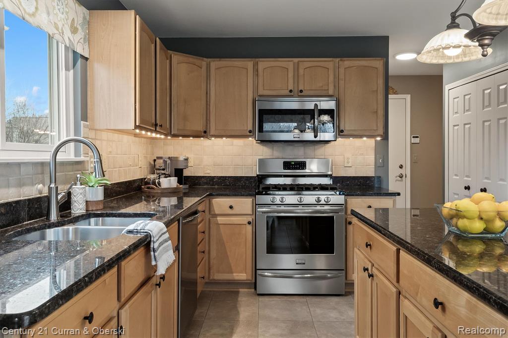 781 Pheasant Run West Drive, Wixom, MI 48393 — Photo 19
