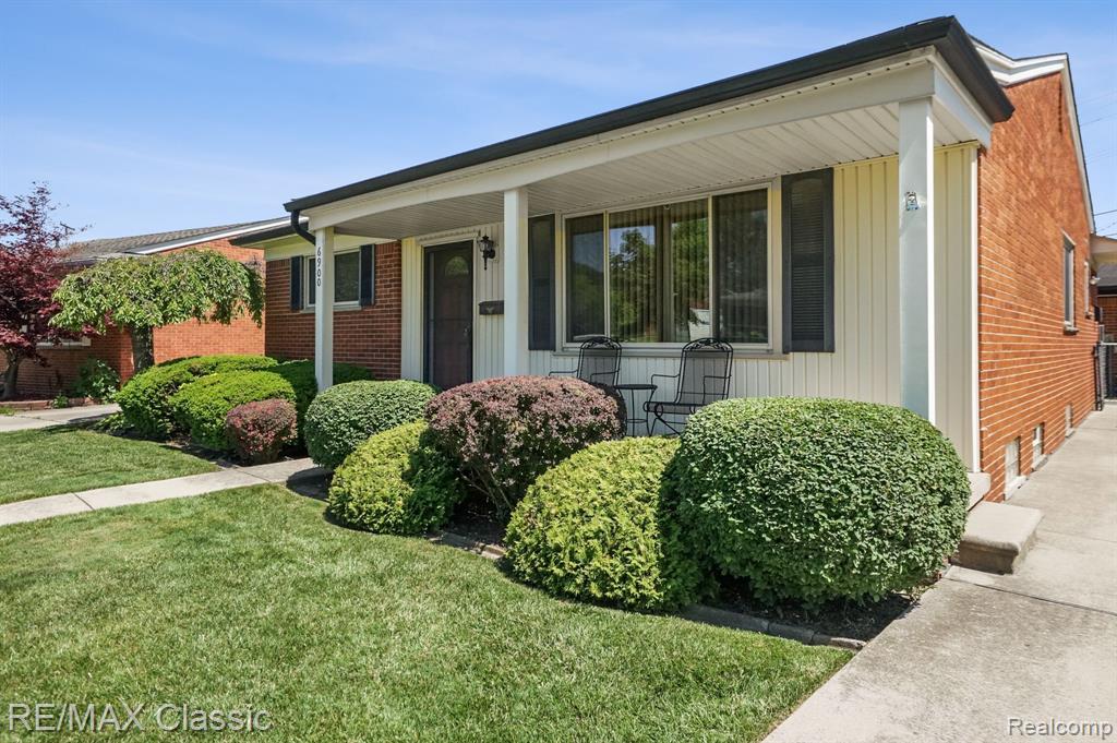 6900 CRESTWOOD Street, Dearborn Heights, MI 48127 — Photo 28