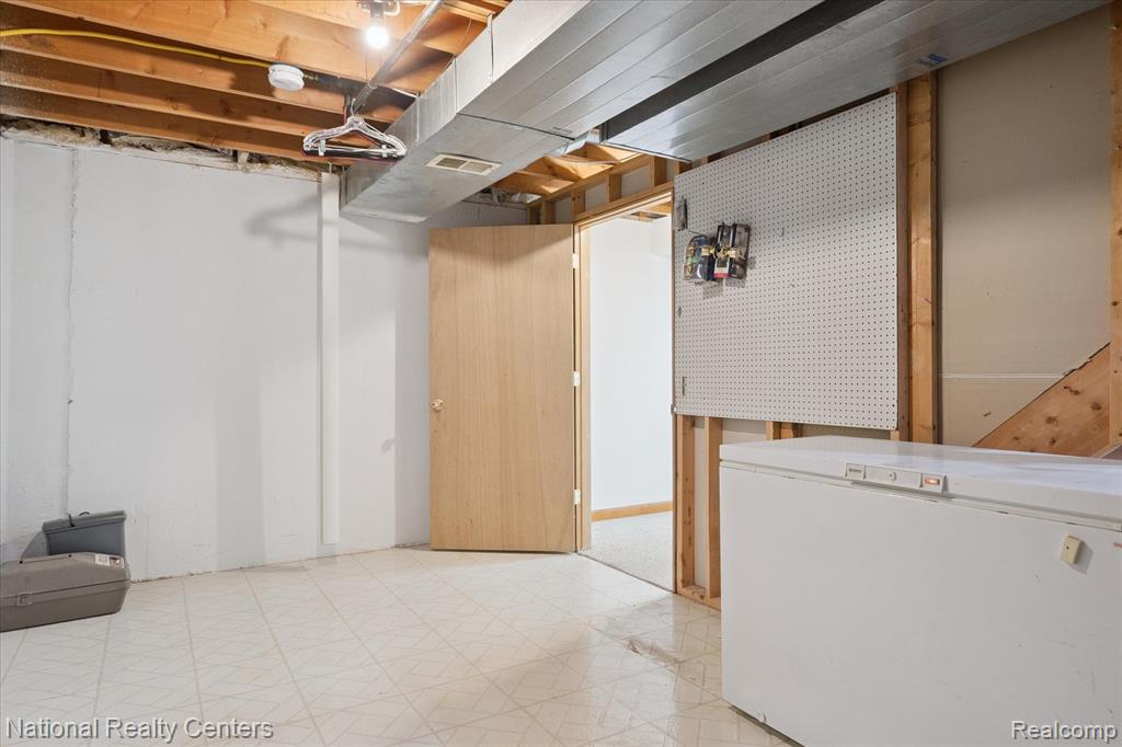 24897 Fairway Hills Drive, Novi, MI — Photo 43