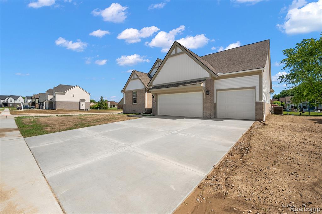 28324 Nadia Lane, New Baltimore, MI 48047 — Photo 4