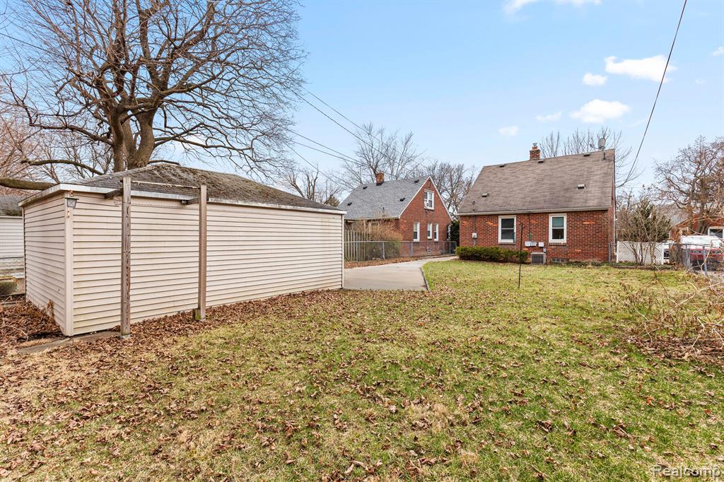 710 N VERNON Street, Dearborn, MI 48128 — Photo 33