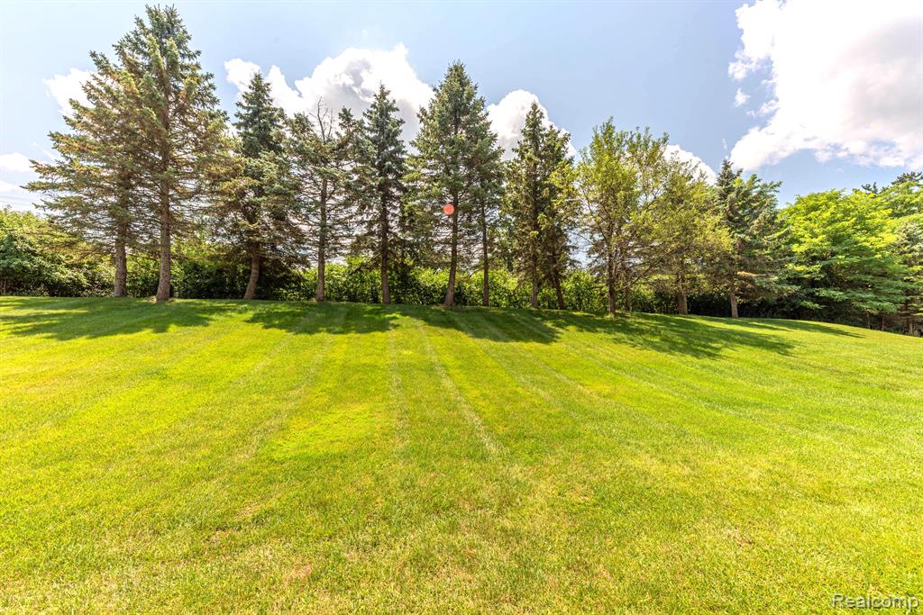 5003 HICKORY POINTE Drive, Orchard Lake Village, MI 48323 — Photo 78