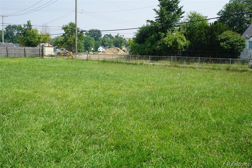 Vacant Spruce Street, Inkster, MI 48141 — front exterior