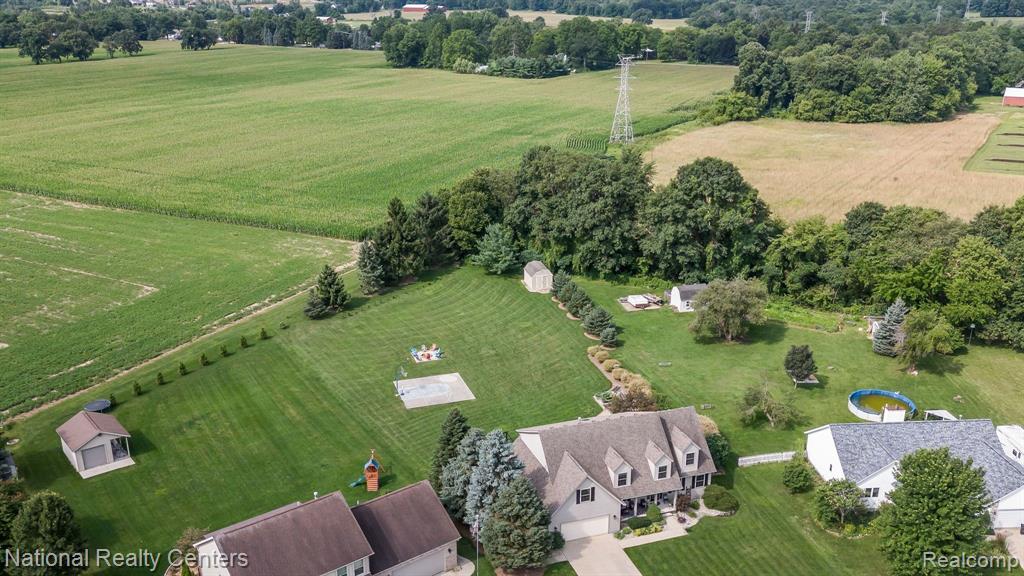391 MCINTOSH, Almont, MI 48003 — Photo 43