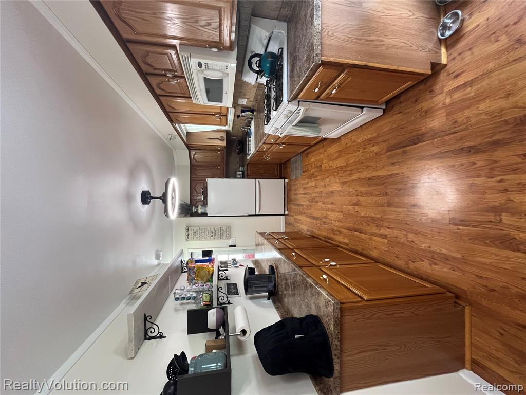 250 Engle Street, Imlay City, MI 48444 — Photo 14