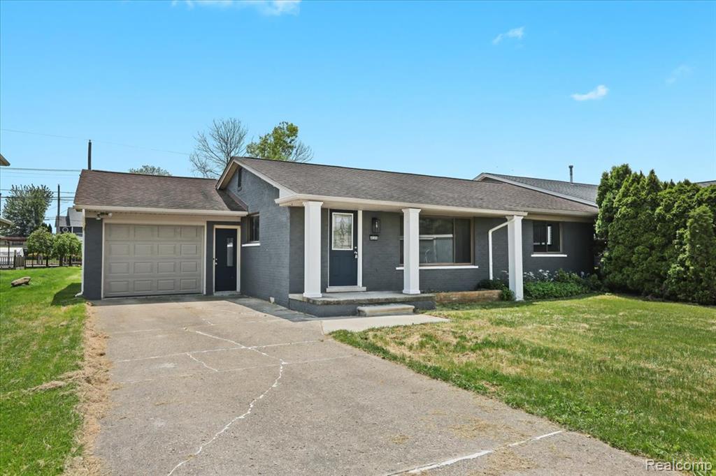 48306 Jefferson Avenue, Chesterfield, MI 48047 — Photo 3