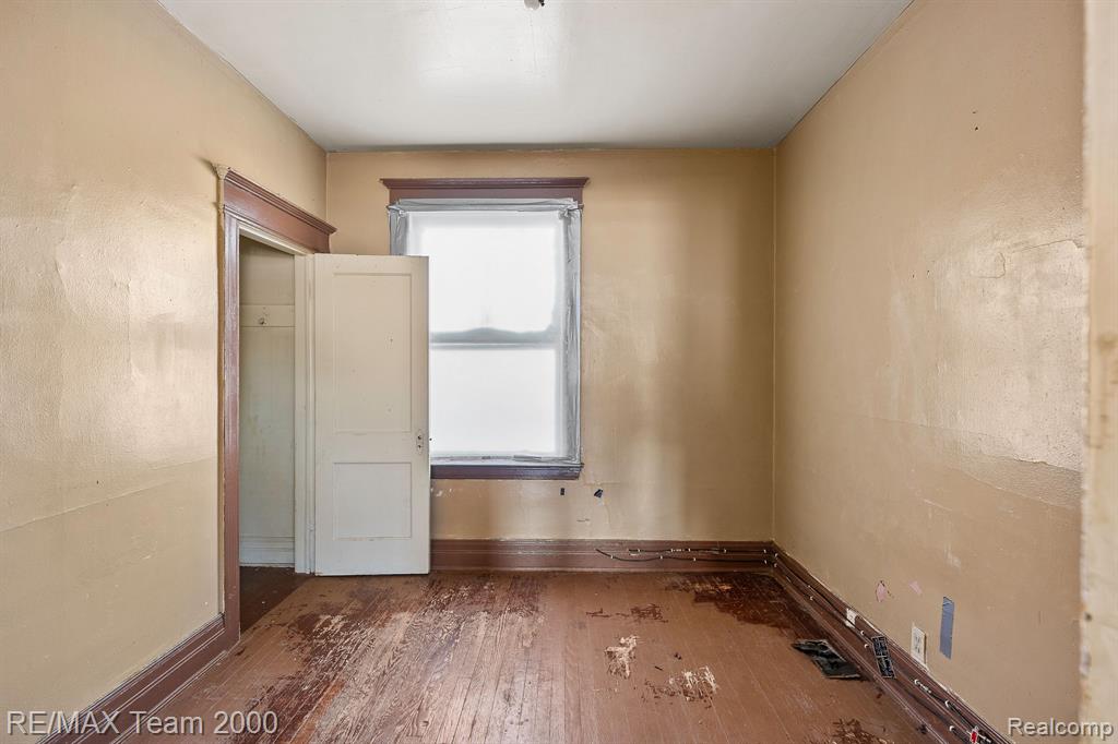 2187 HARDING Street, Detroit, MI 48214 — Photo 9